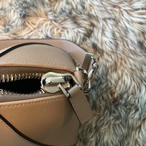 Authentic Givenchy Antigona - Picture 5 of 7